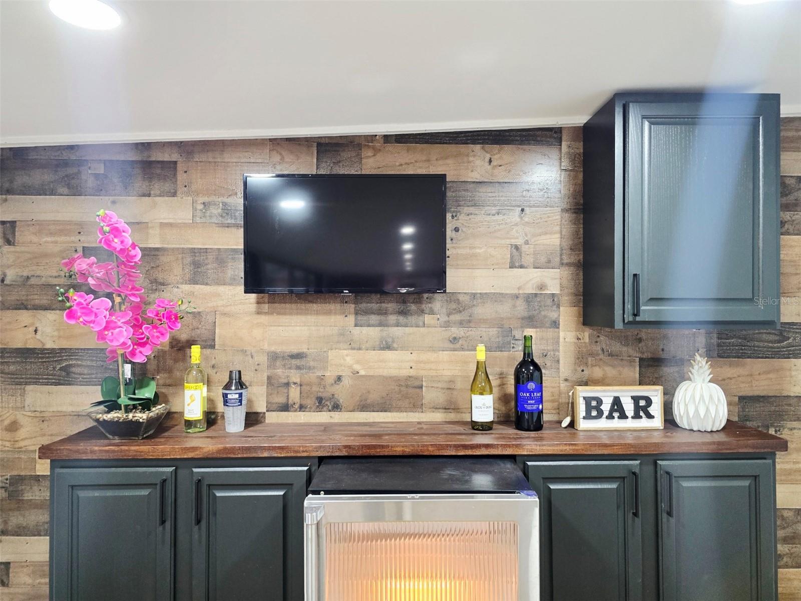 LAVADA COURT - Residential