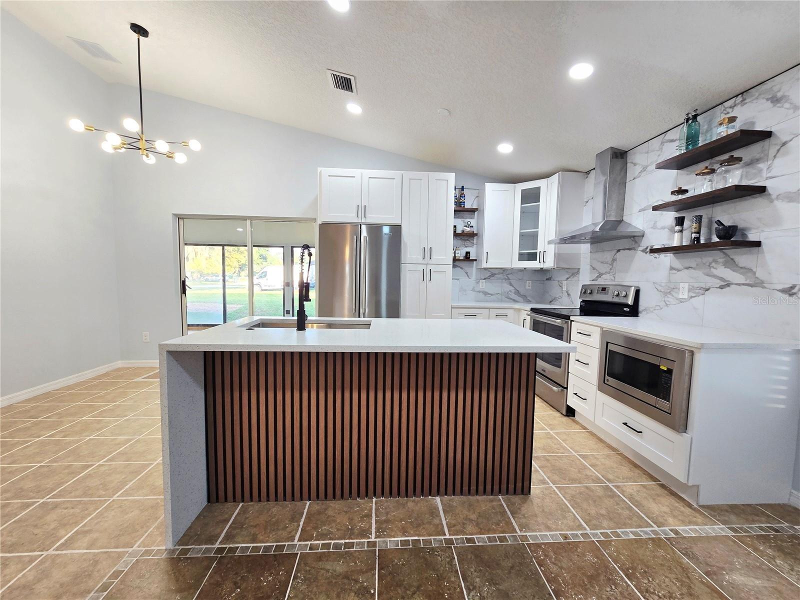 LAVADA COURT - Residential