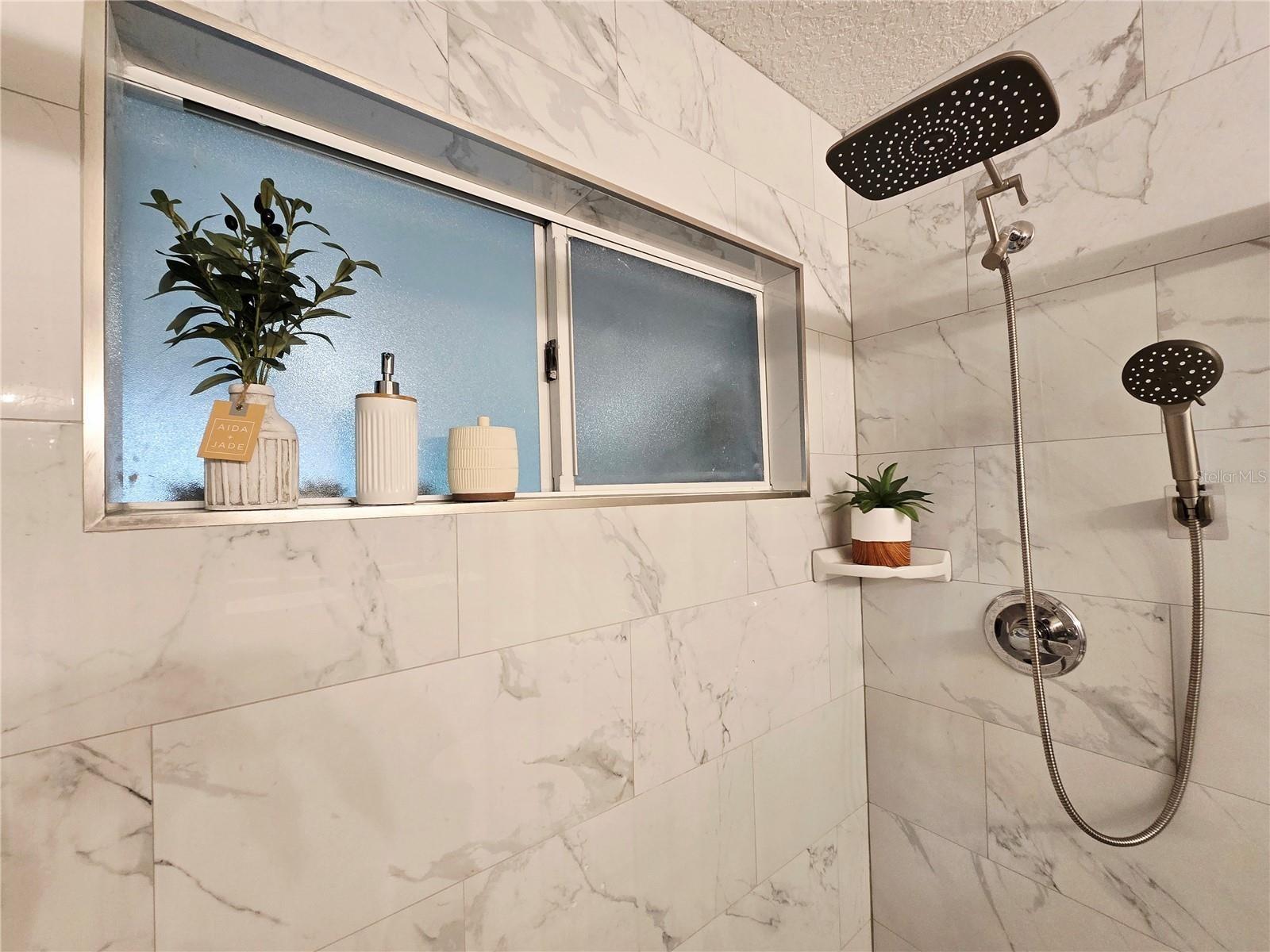 LAVADA COURT - Residential