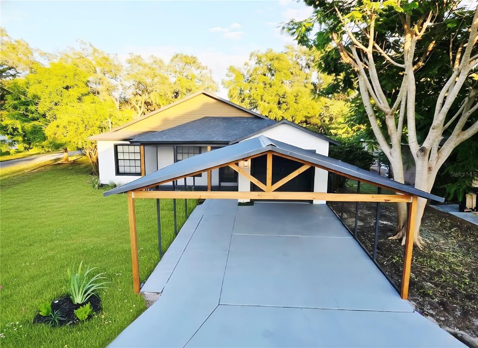 LAVADA COURT - Residential