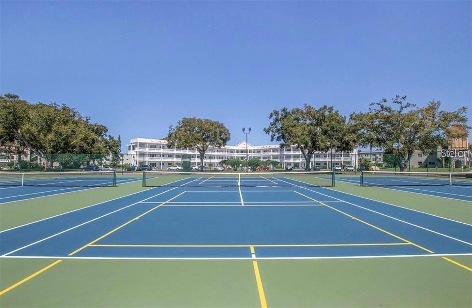 ON TOP OF THE WORLD - Residential