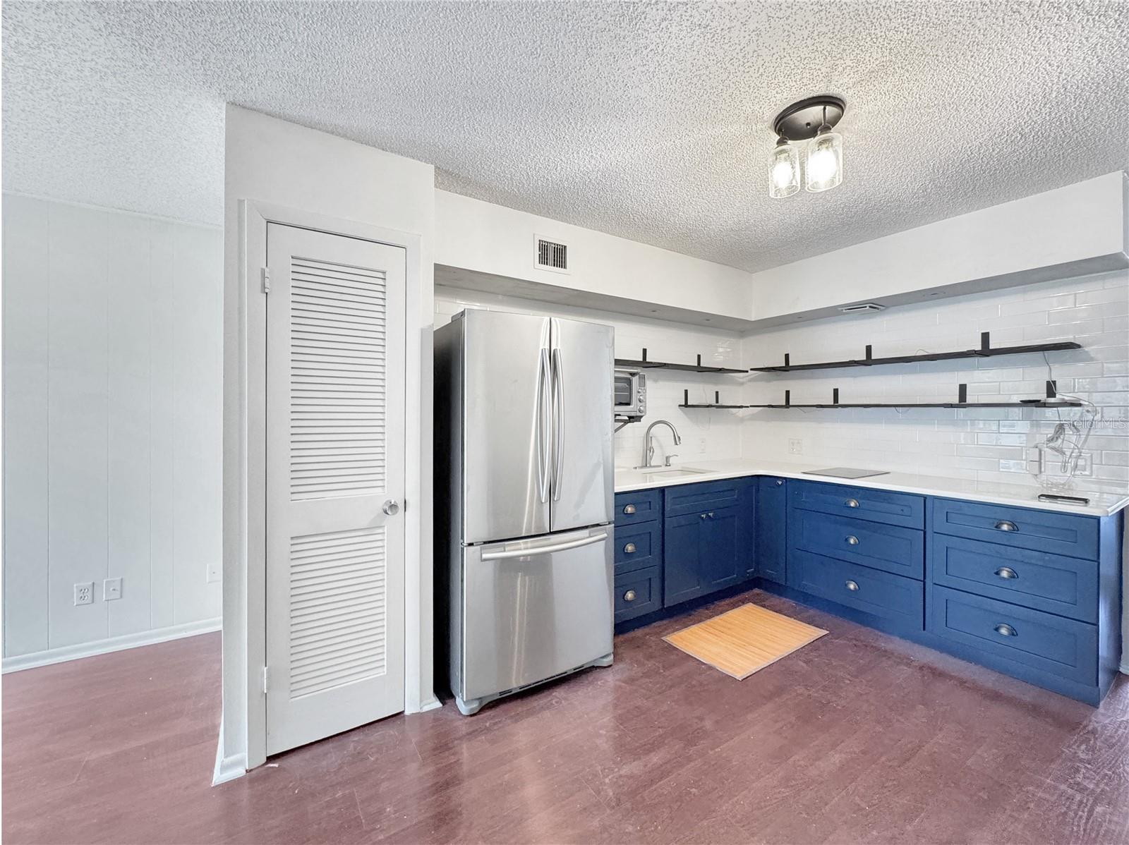 ON TOP OF THE WORLD - Residential