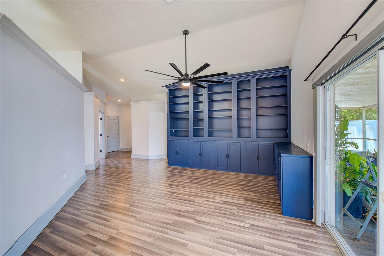 22943 SILLS LOOP