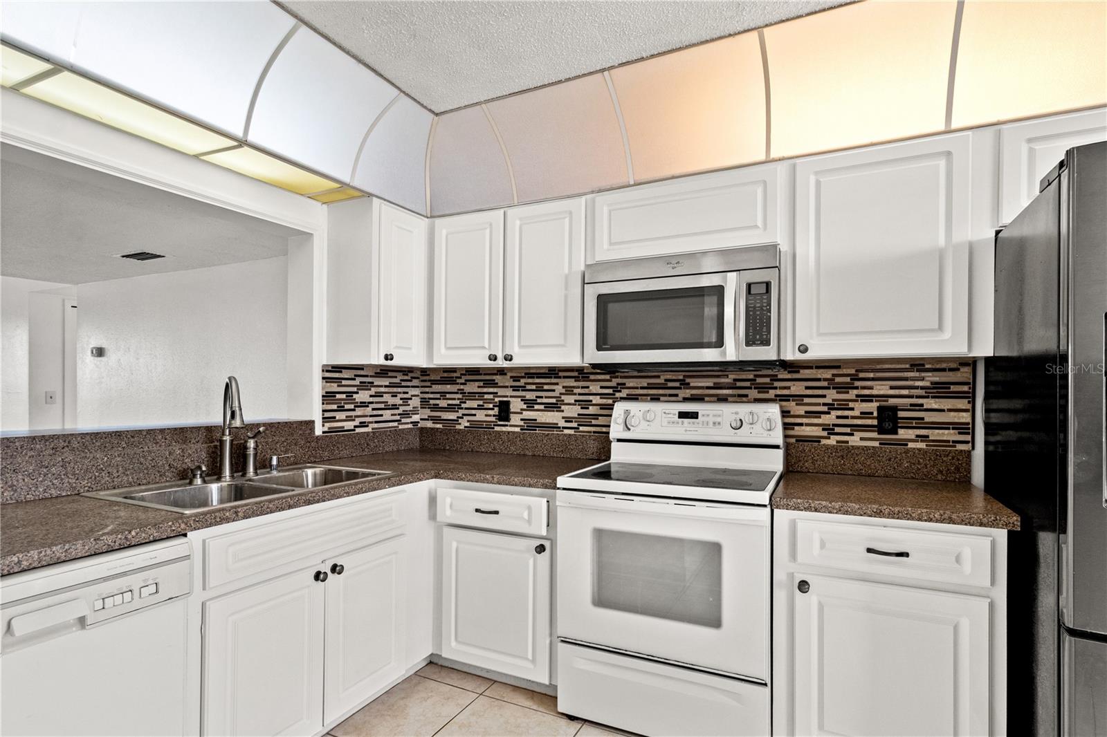 BAY ISLAND GROUP 10 - Residential