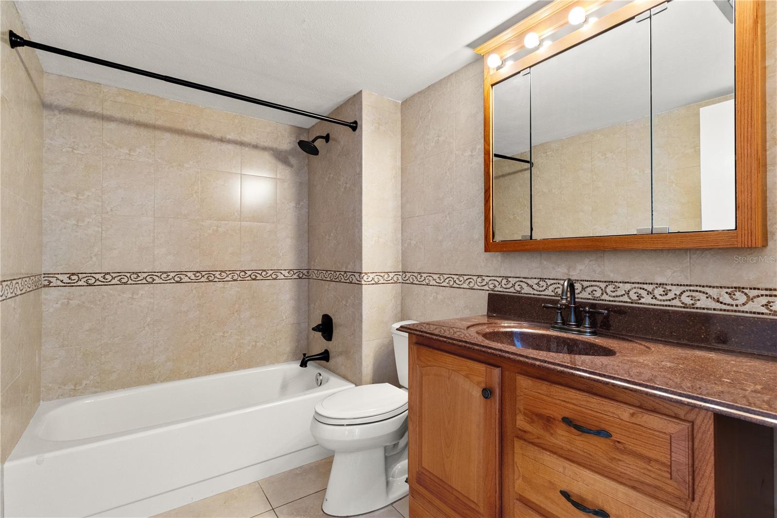 BAY ISLAND GROUP 10 - Residential