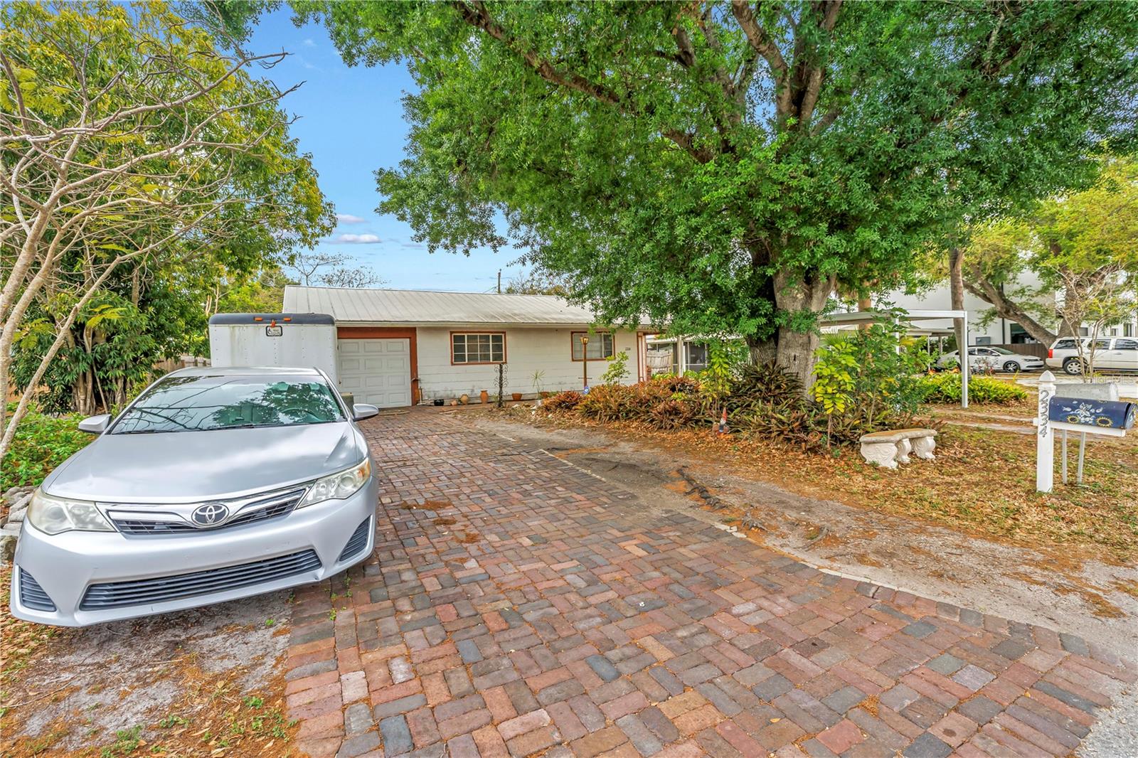 LOMA LINDA PARK - Residential