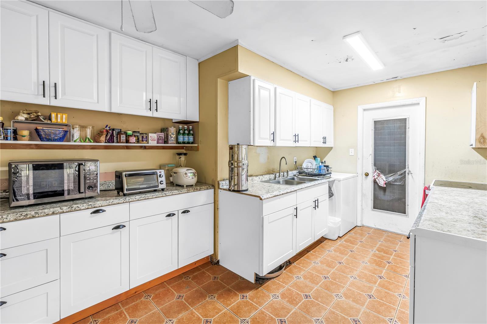 LOMA LINDA PARK - Residential