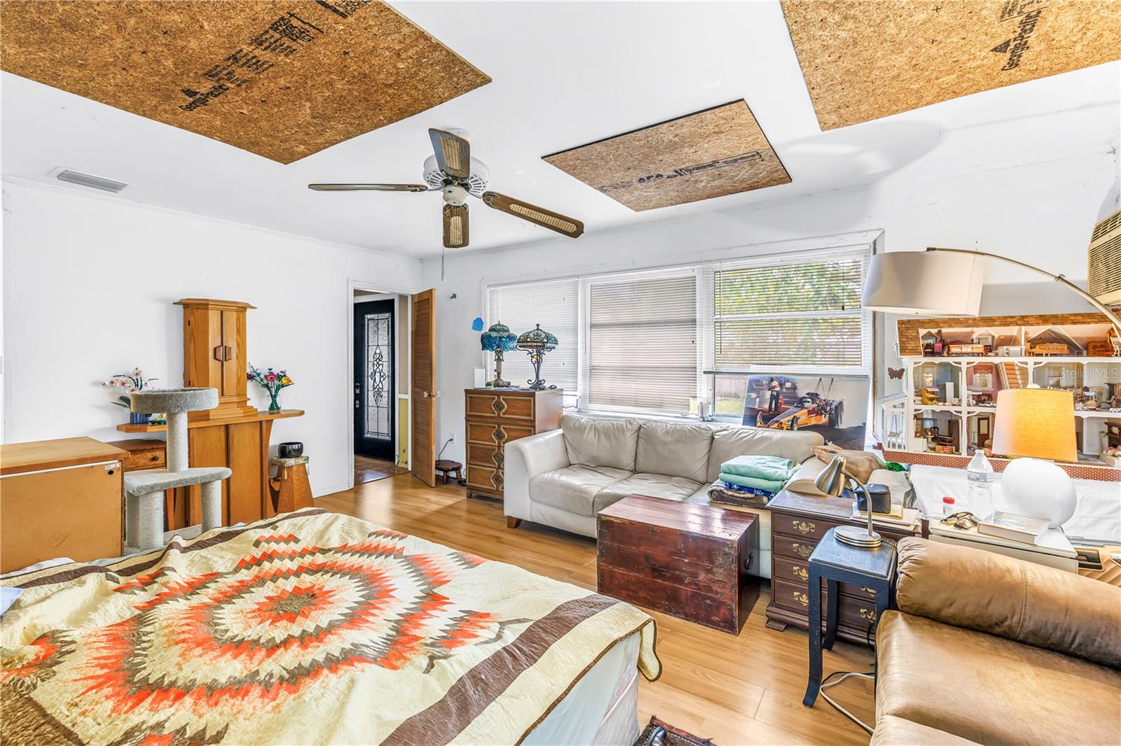 LOMA LINDA PARK - Residential