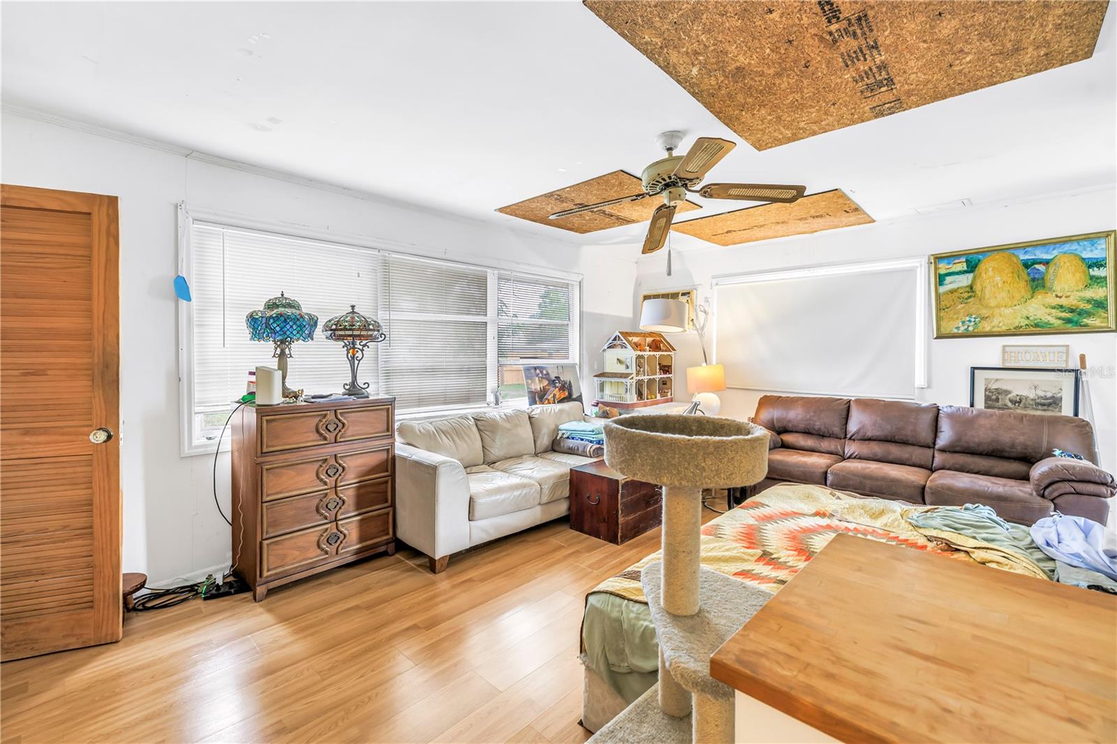 LOMA LINDA PARK - Residential