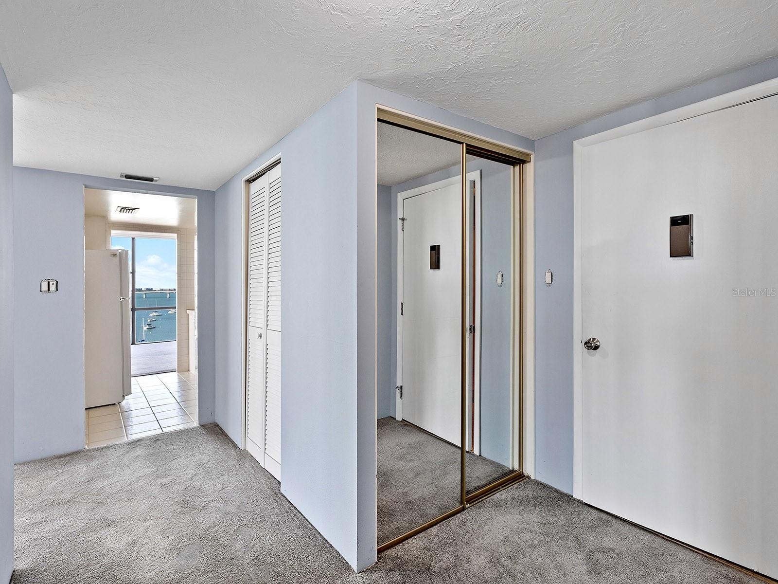 EMBASSY HOUSE - Residential