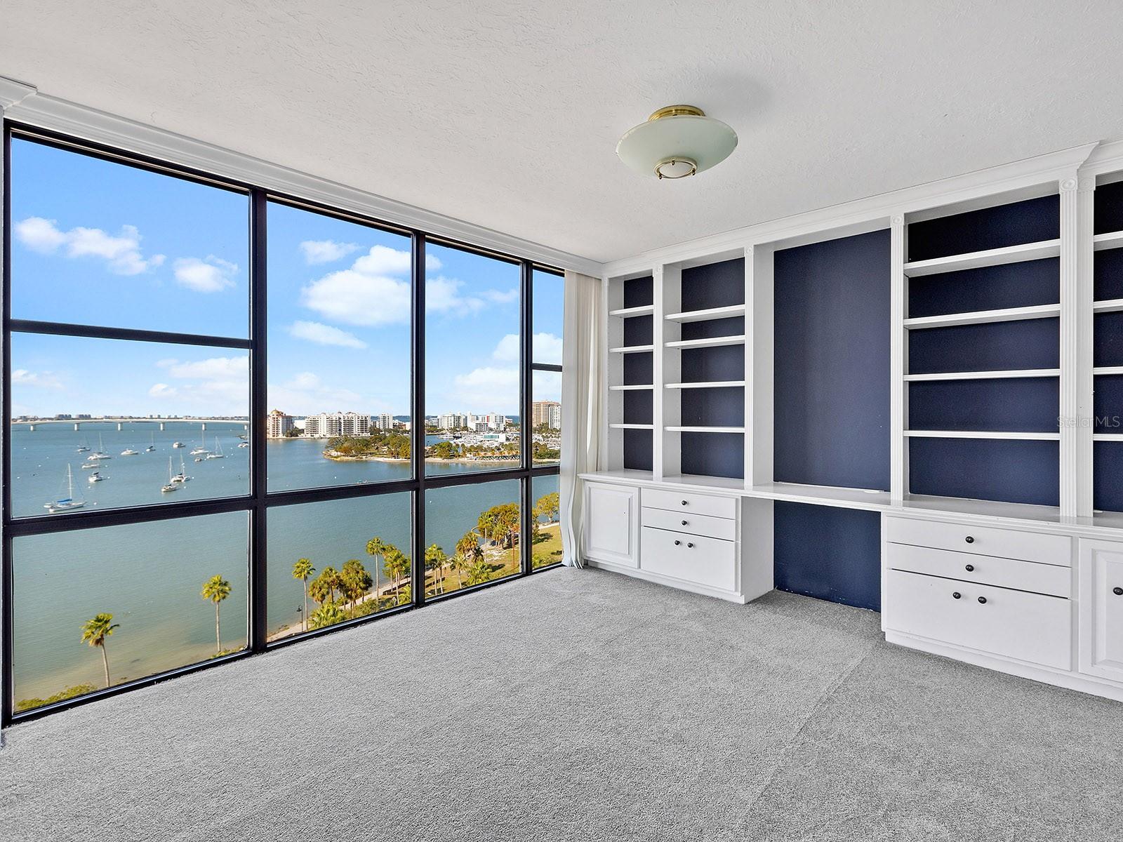 EMBASSY HOUSE - Residential