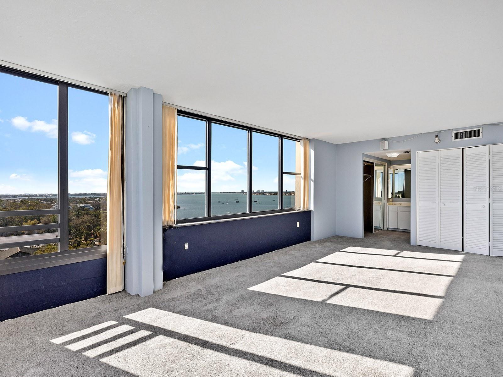 EMBASSY HOUSE - Residential