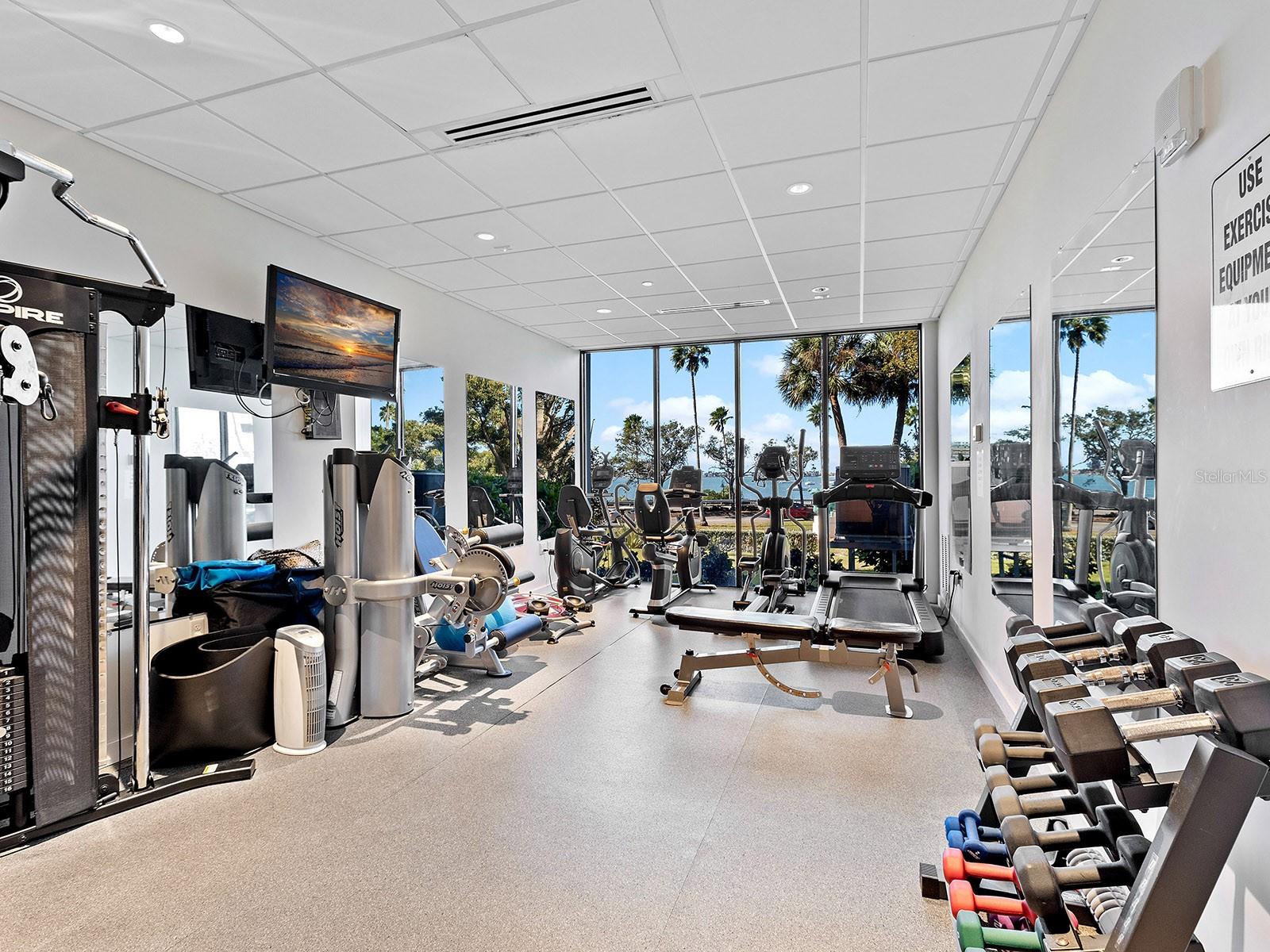 EMBASSY HOUSE - Residential