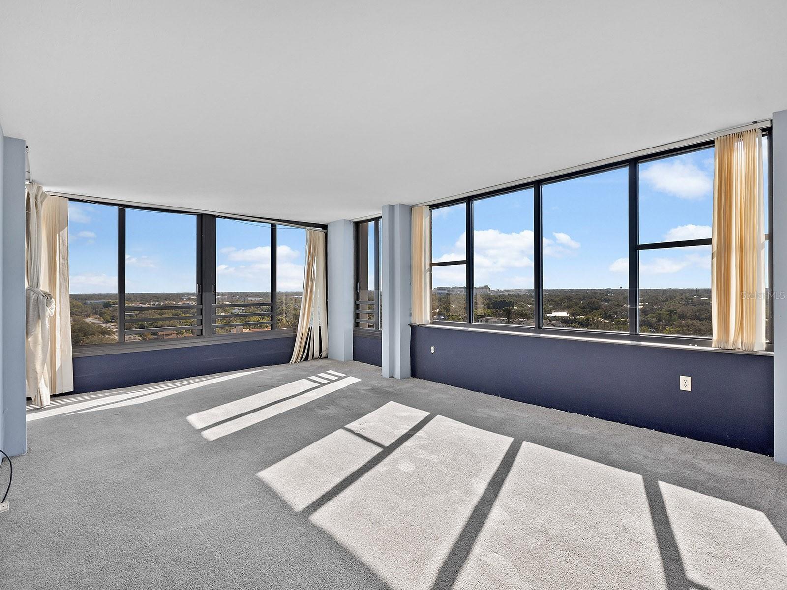 EMBASSY HOUSE - Residential