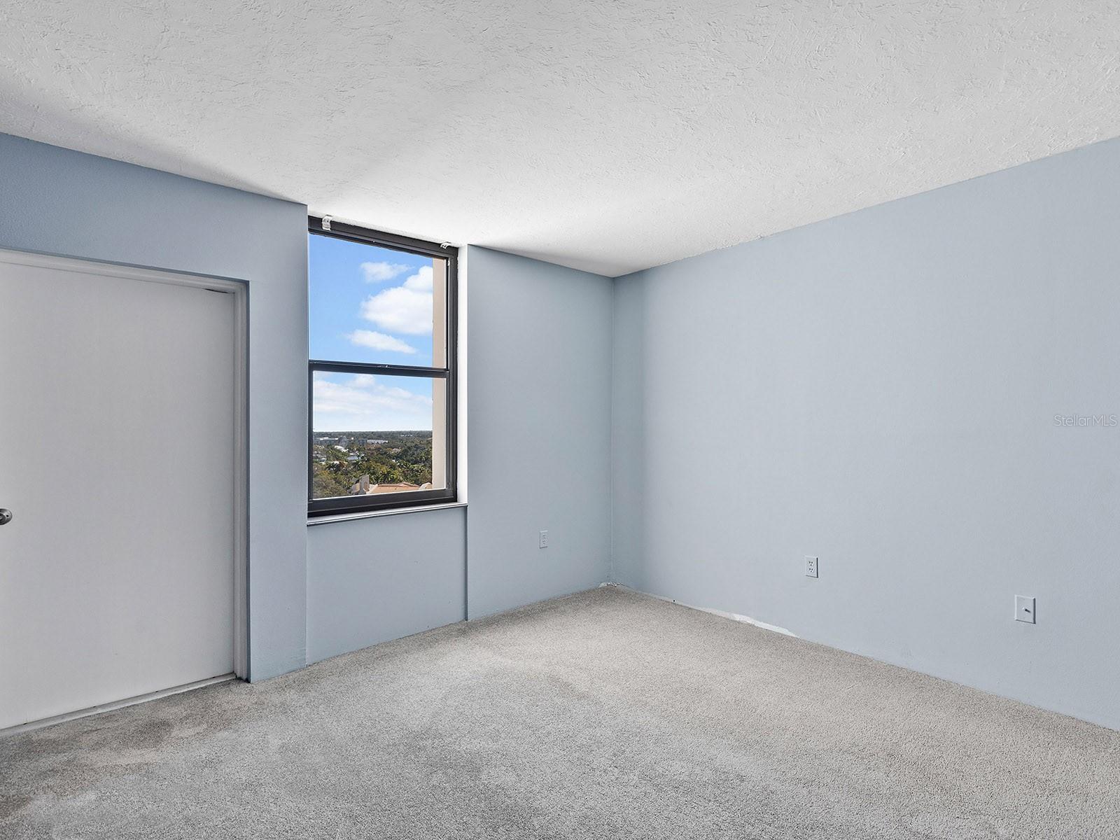 EMBASSY HOUSE - Residential