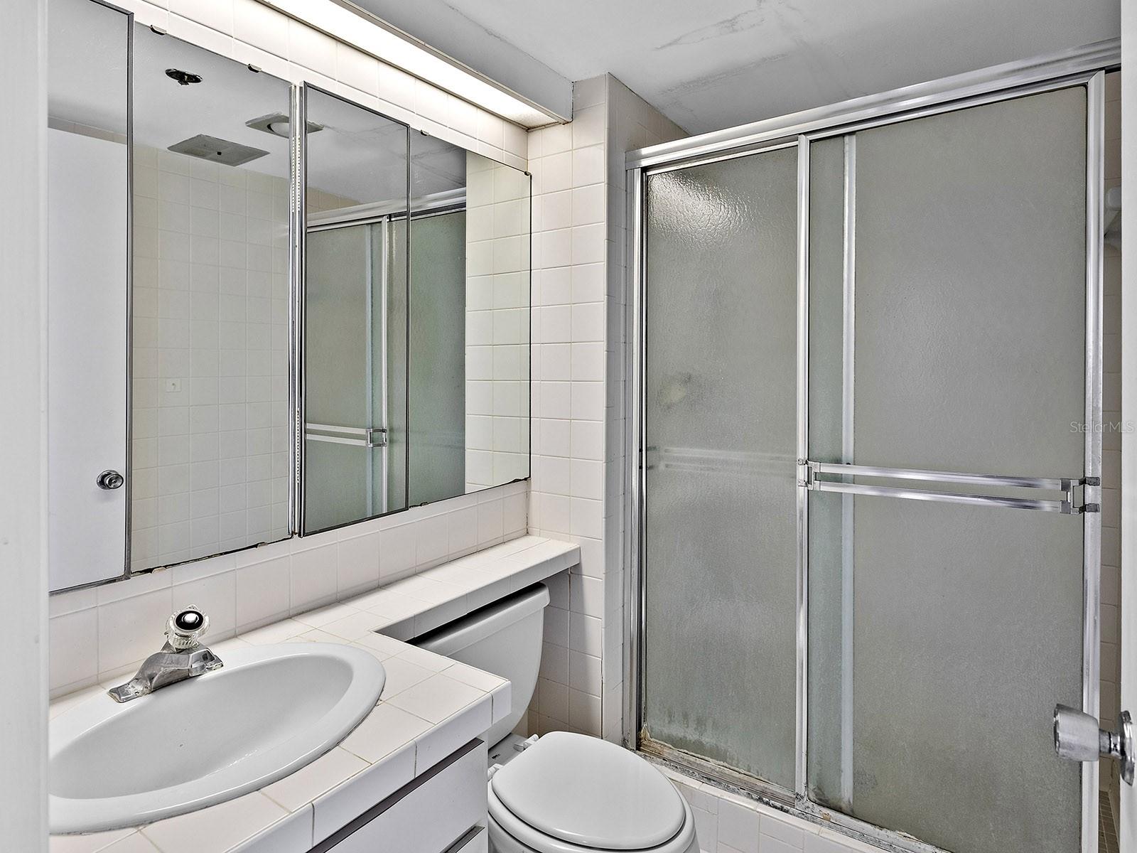 EMBASSY HOUSE - Residential