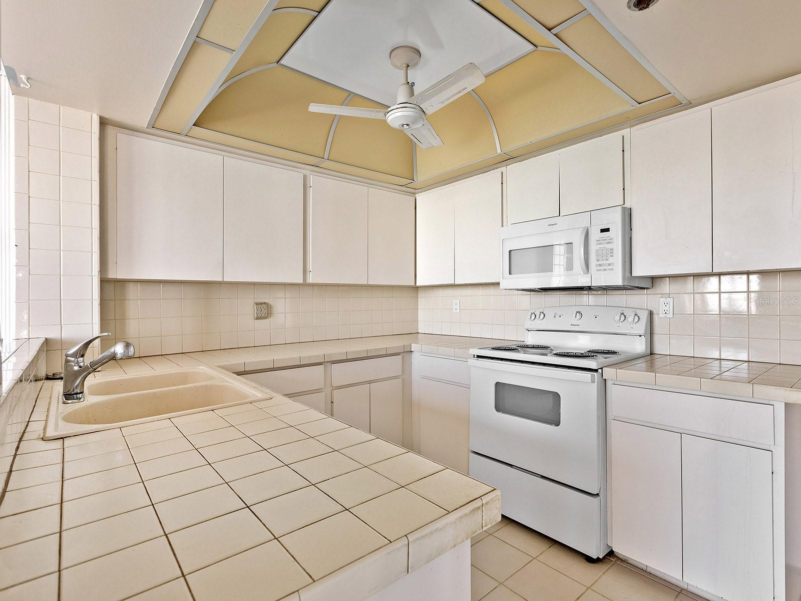 EMBASSY HOUSE - Residential