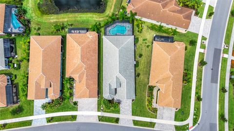 A home in WIMAUMA