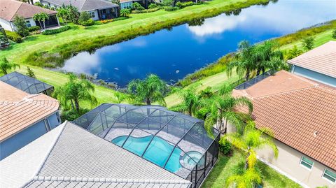 A home in WIMAUMA