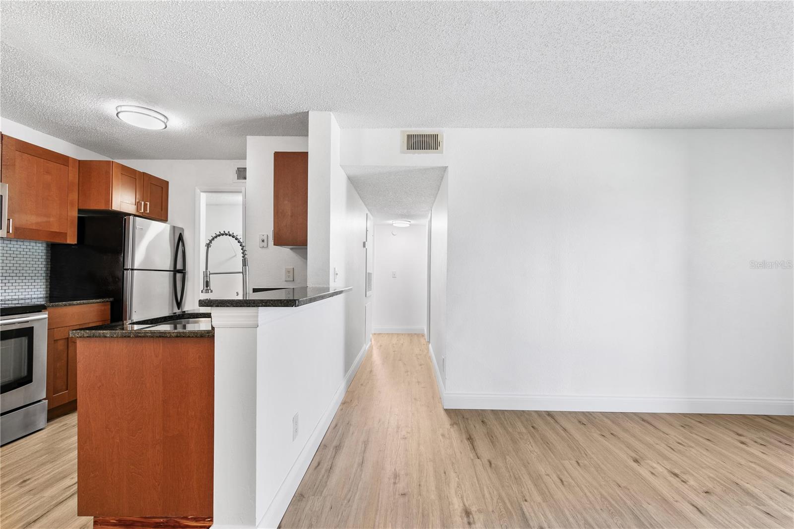 2060 CASCADES BOULEVARD 202