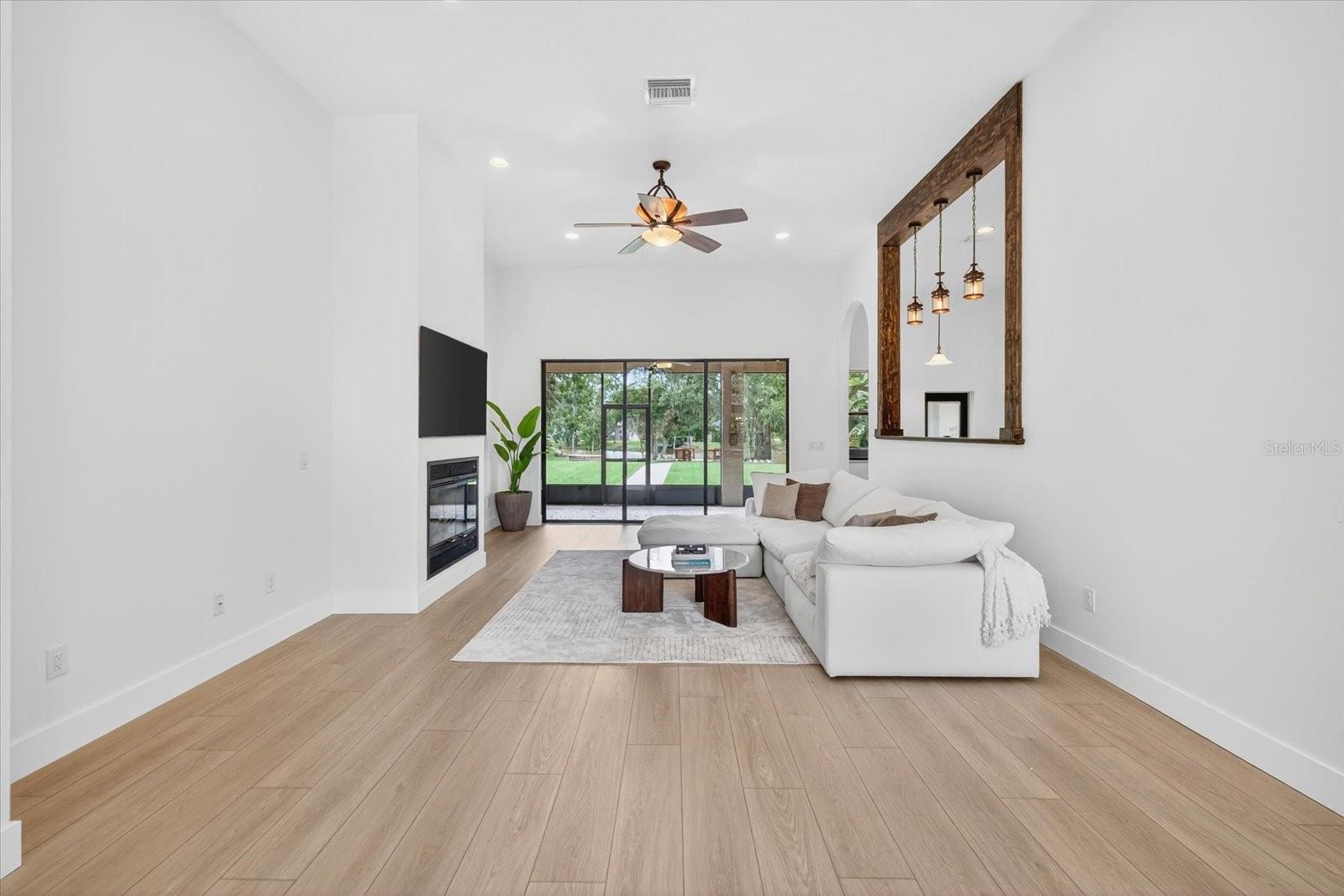 SILVER LAKES - Residential
