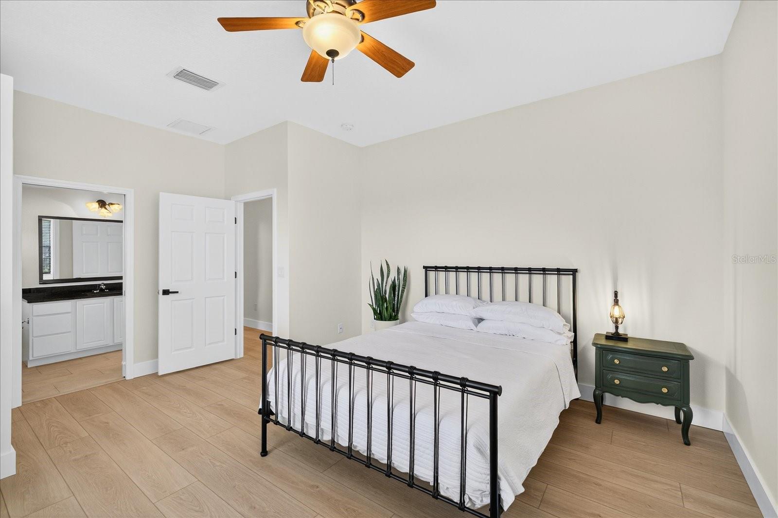 SILVER LAKES - Residential
