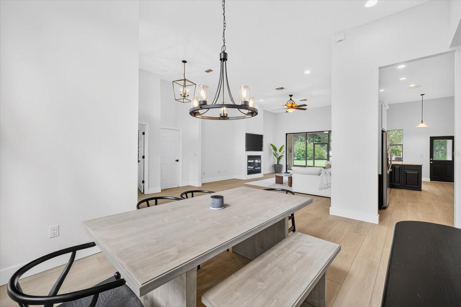SILVER LAKES - Residential