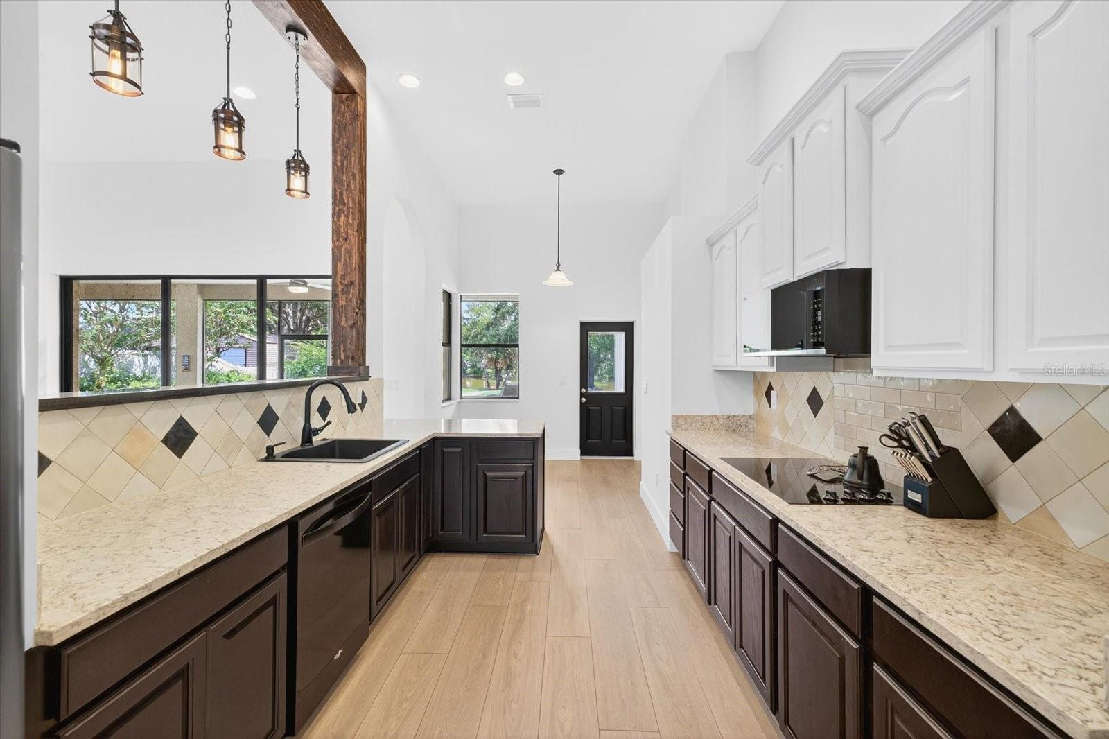 SILVER LAKES - Residential