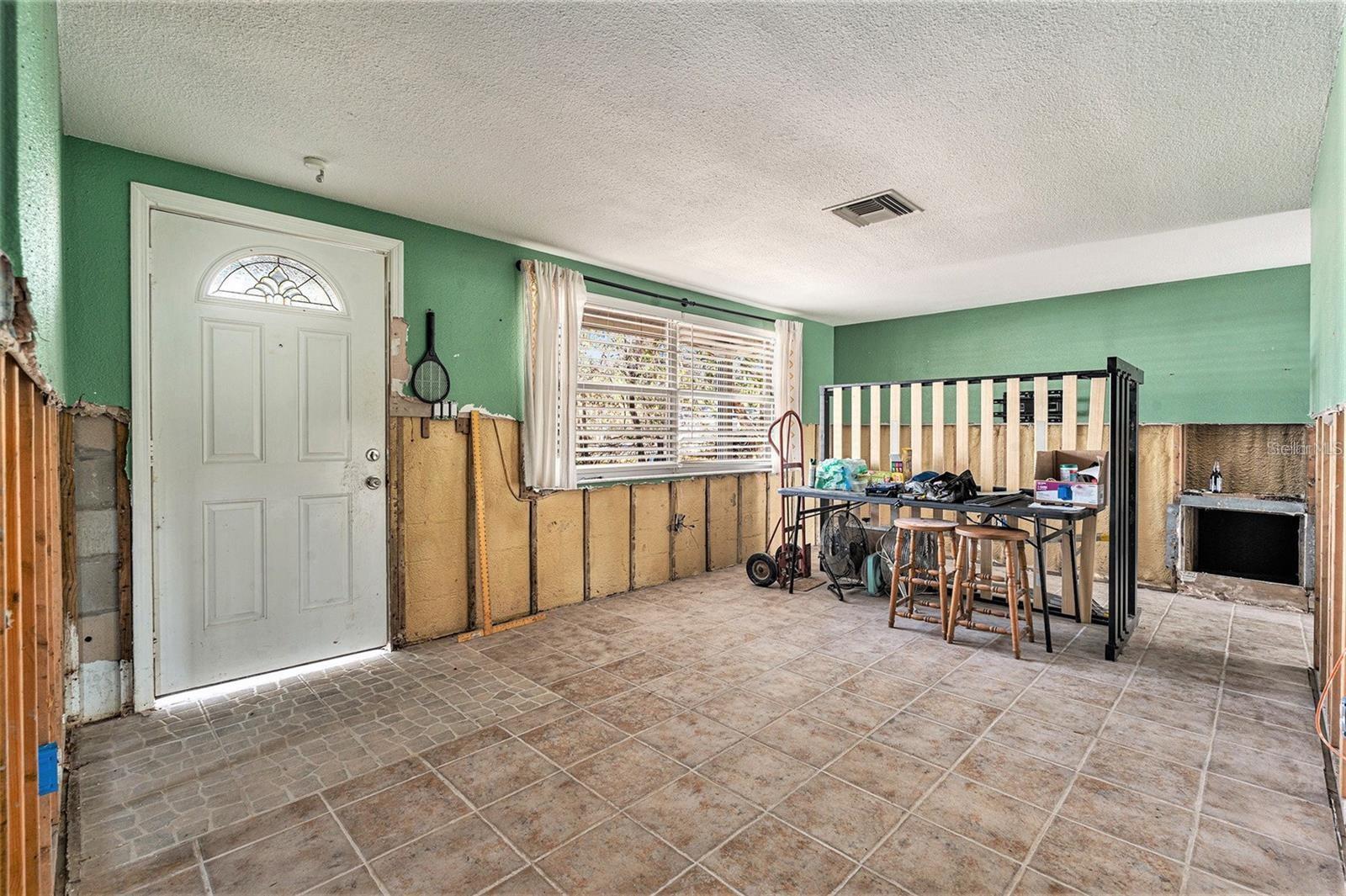 4928 PETUNIA COURT