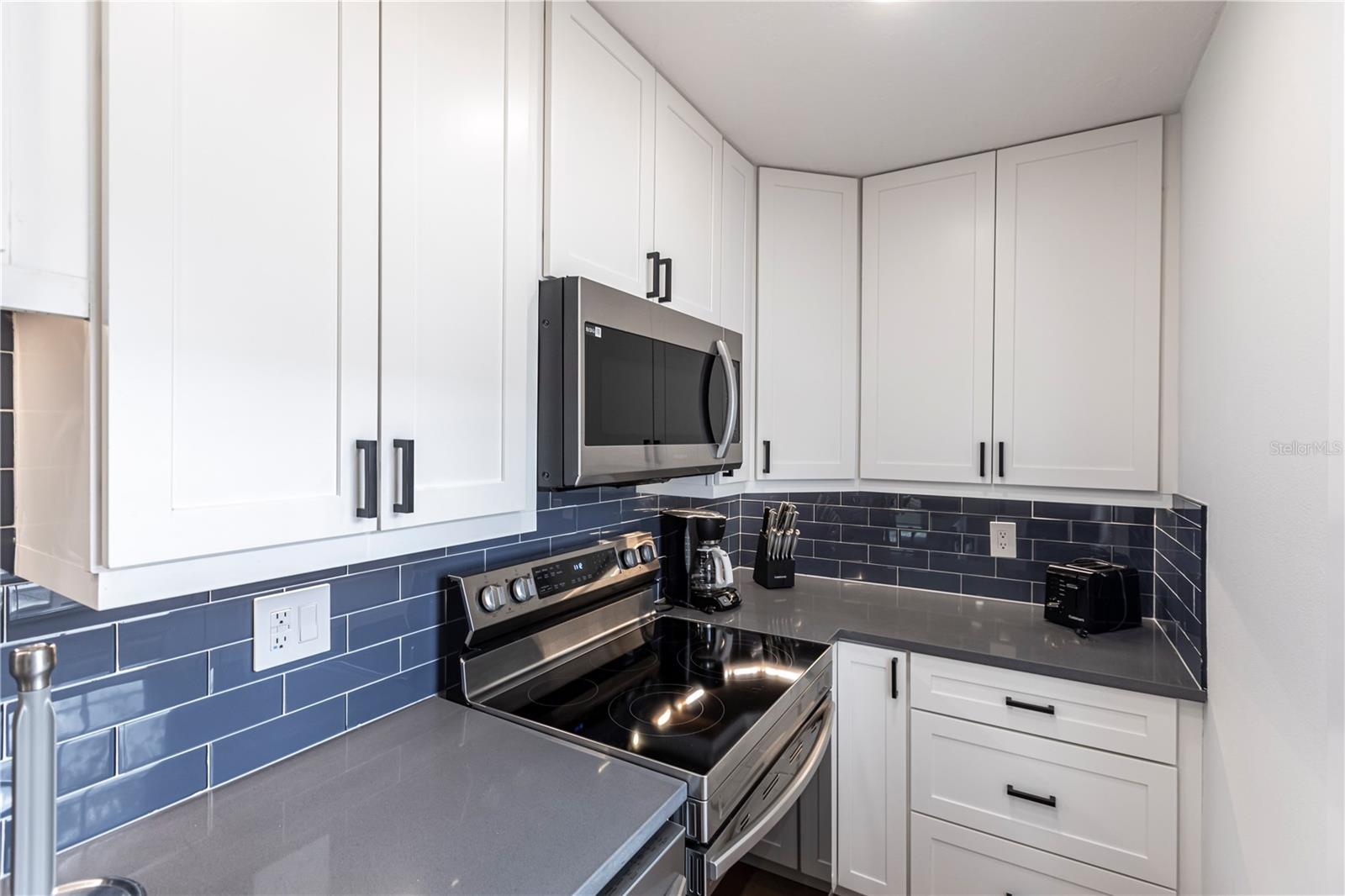 ALOHA KAI APTS - Residential Lease