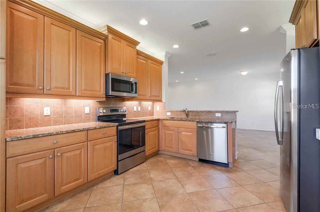 VALENCIA LAKES TR N - Residential