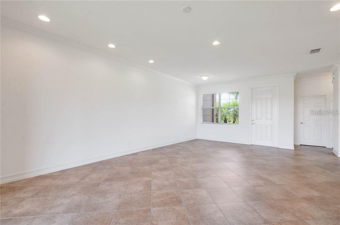 VALENCIA LAKES TR N - Residential