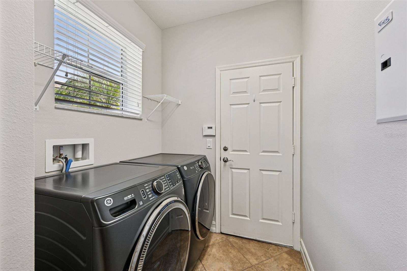 VALENCIA LAKES TR N - Residential