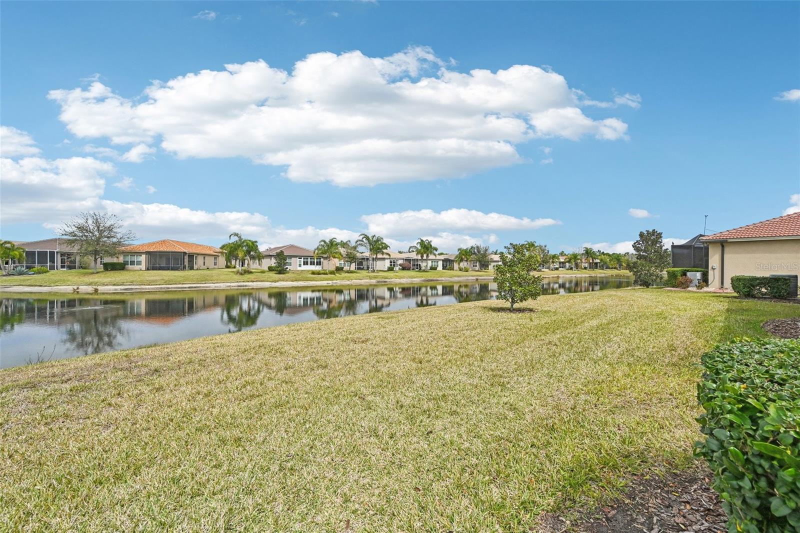 VALENCIA LAKES TR N - Residential