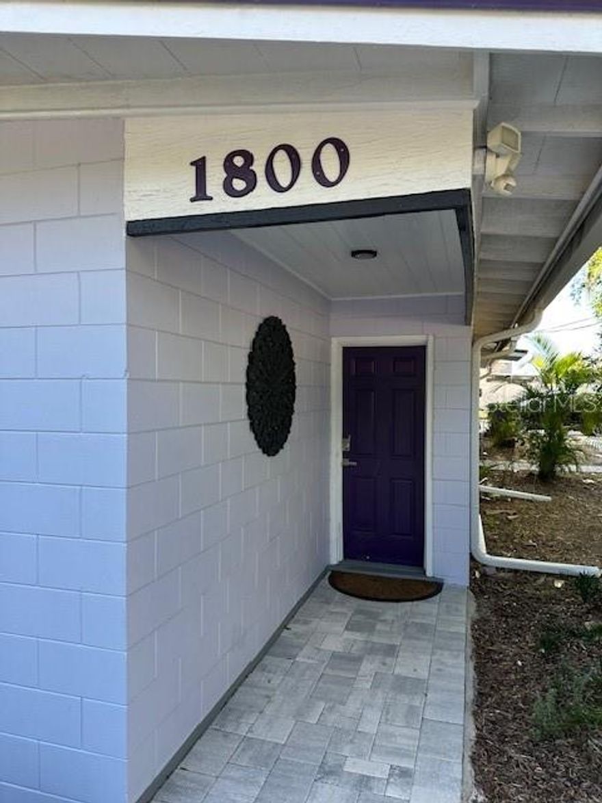 CLEAN, CLEAN & Recently Completely Renovated DOWNTOWN ORLANDO AFFORDABLE ACCOMMODATIONS. This 1/1 unit is located blocks away from 3 Major Hospital Campuses, the Business Core of Downtown Orlando, Shopping, Tasty Trendy Restaurants, Downtown Night Life, I4, and the EW Expressway. This 1 Bedroom 1 Bathroom apartment is half of a duplex. Private Fenced Backyard. SUPER, SUPER !!! OFFERED UNFURNISHED. Includes a Washer and Dryer, WOW. Off-Road Parking Space. GREAT DOWNTOWN ORLANDO LOCATION.