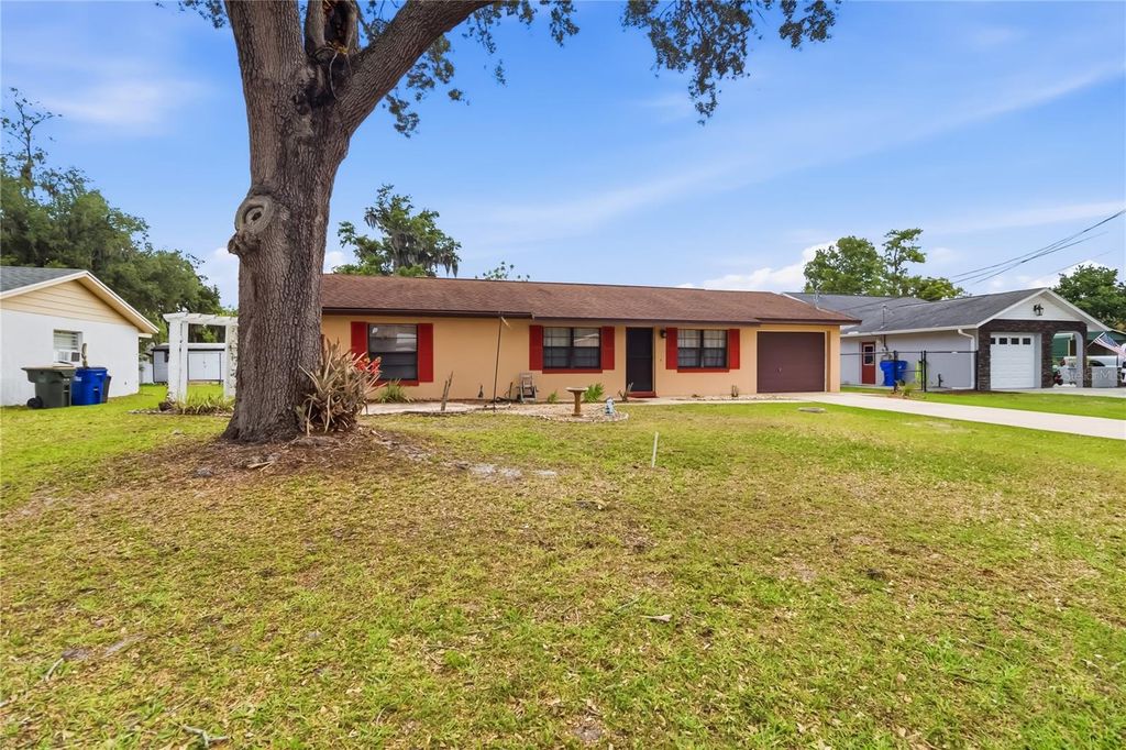 Photo of 513 California Avenue, Saint Cloud, FL 34769 (MLS # R4911132)