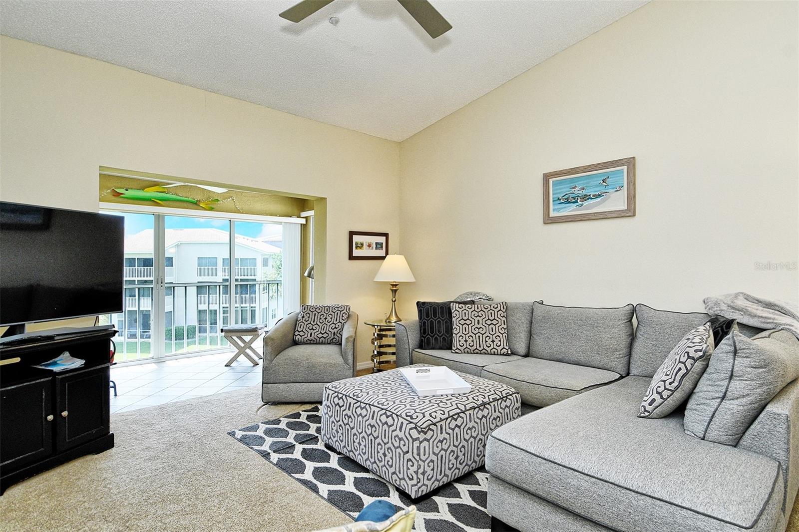 9610 CLUB SOUTH CIRCLE 4302