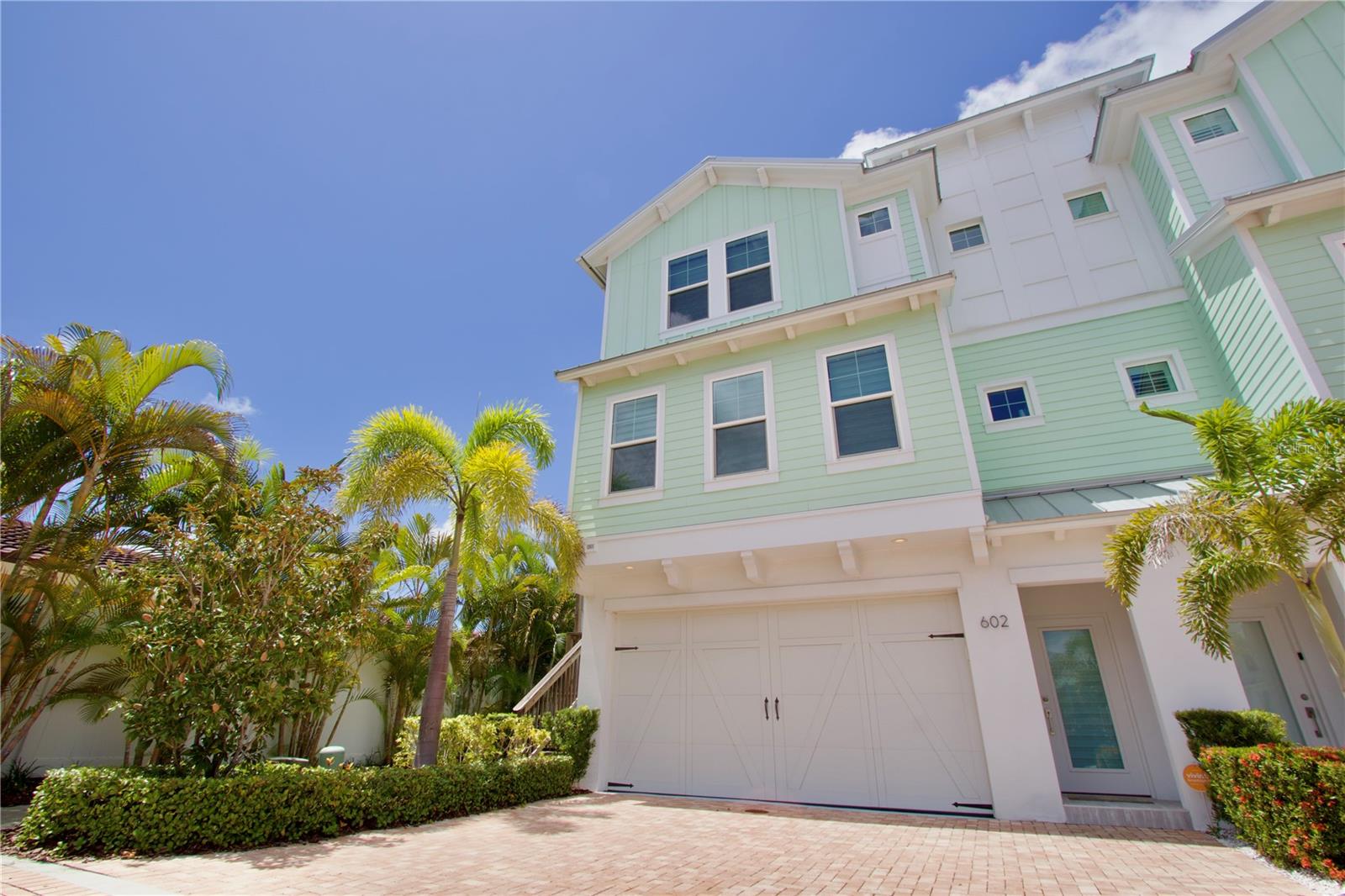 602 SEA COURT