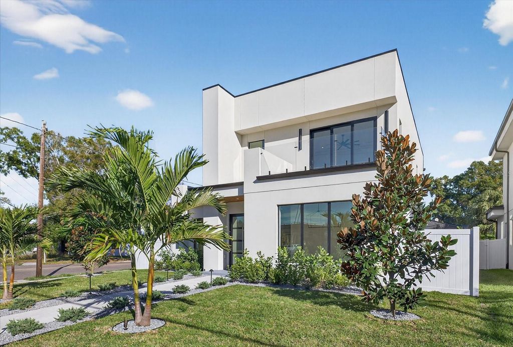 Photo of 3702 S Lynwood Avenue, Tampa, FL 33611 (MLS # TB8458668)