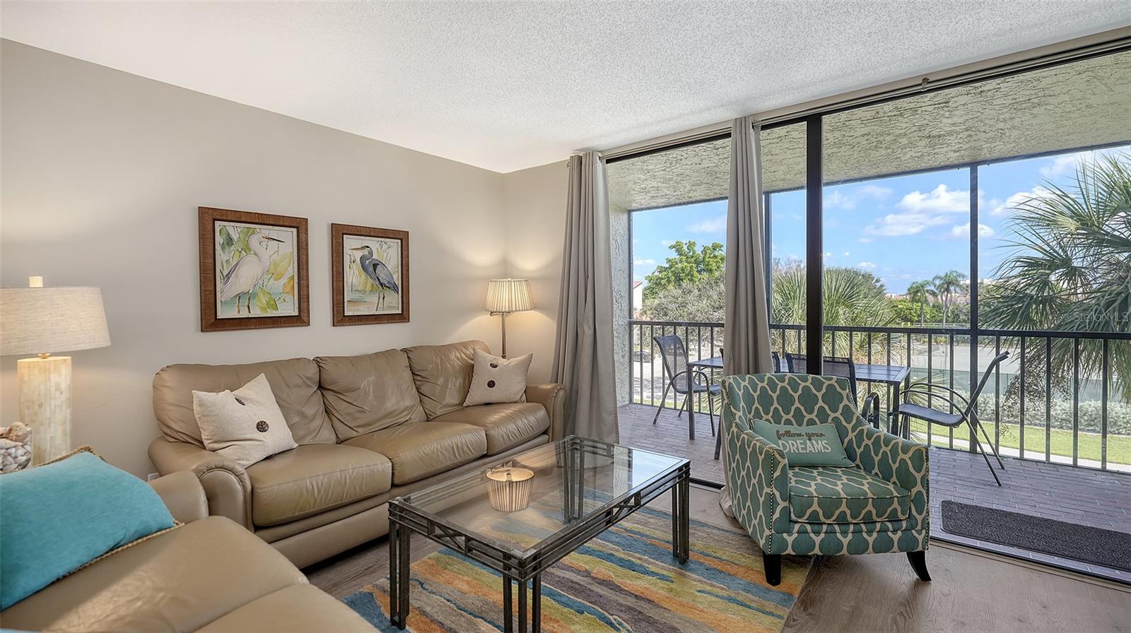 SEAPLACE III - Residential