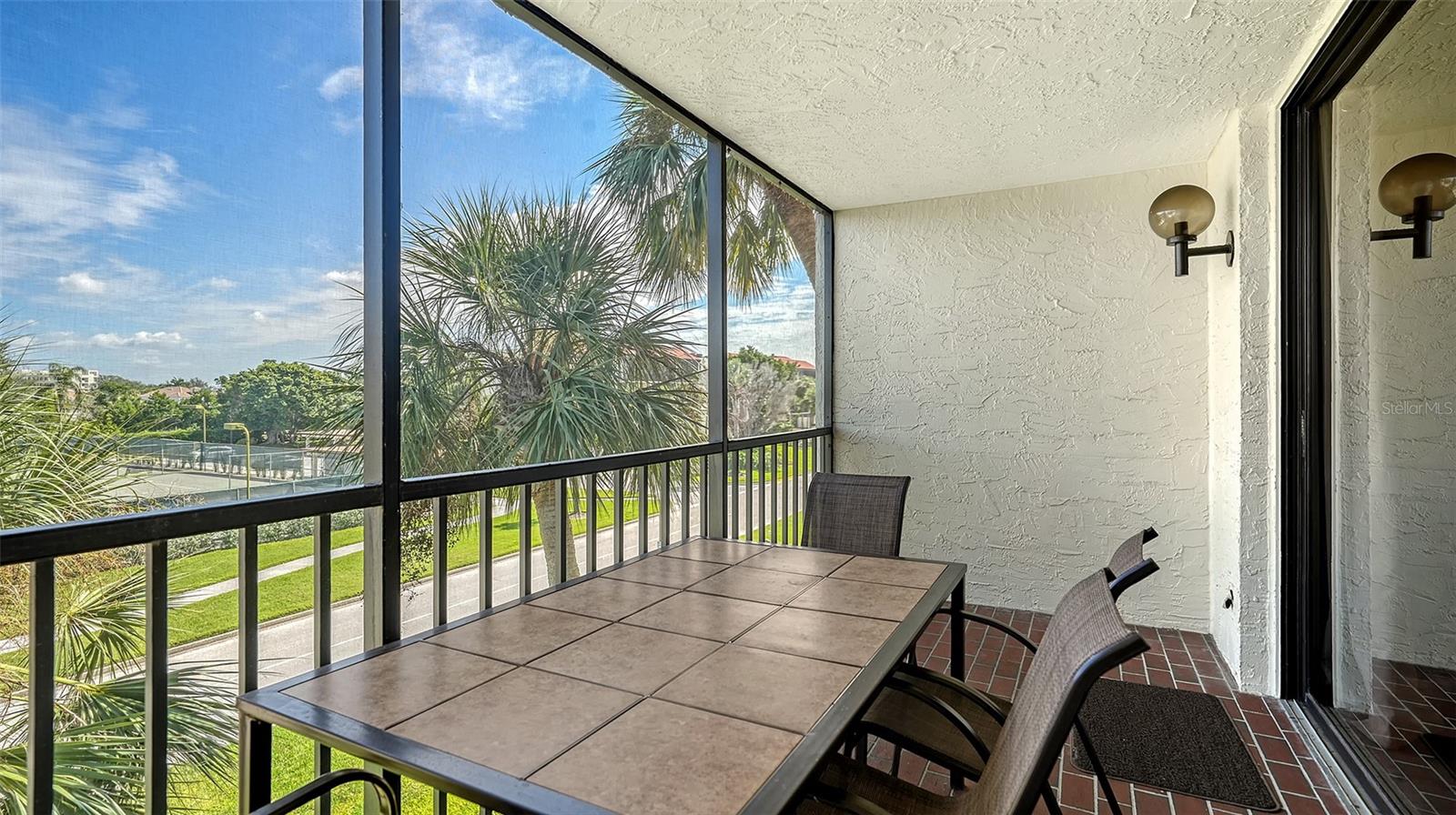 SEAPLACE III - Residential