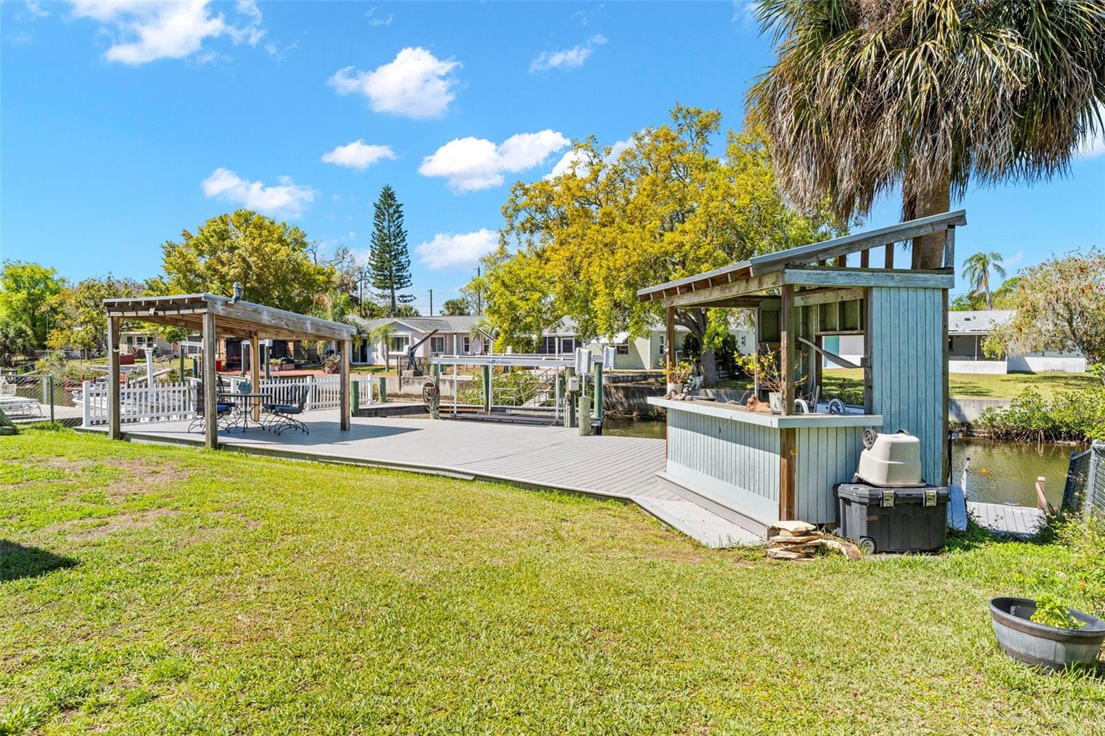 MARTHAS VINEYARD - Residential