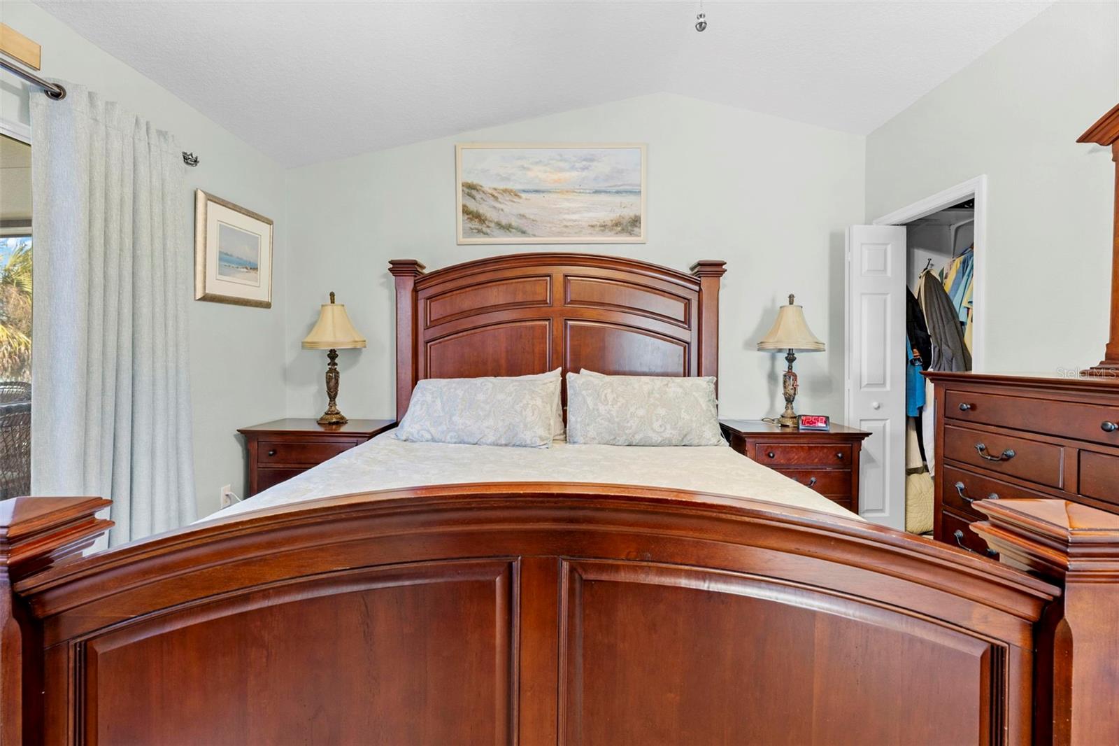 MARTHAS VINEYARD - Residential