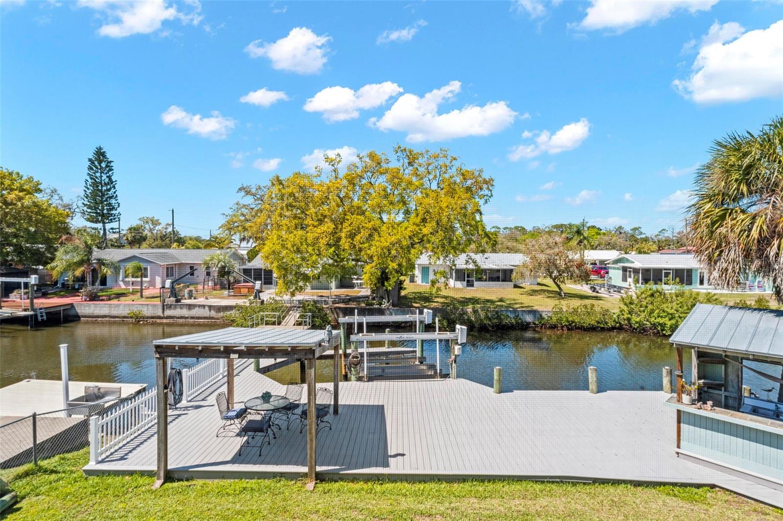 MARTHAS VINEYARD - Residential