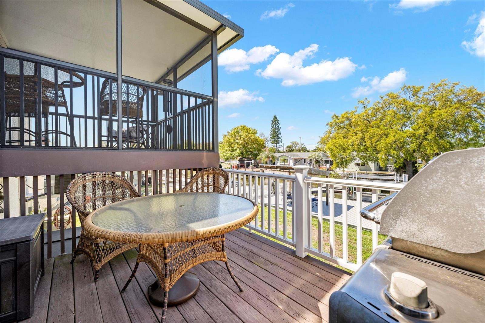 MARTHAS VINEYARD - Residential