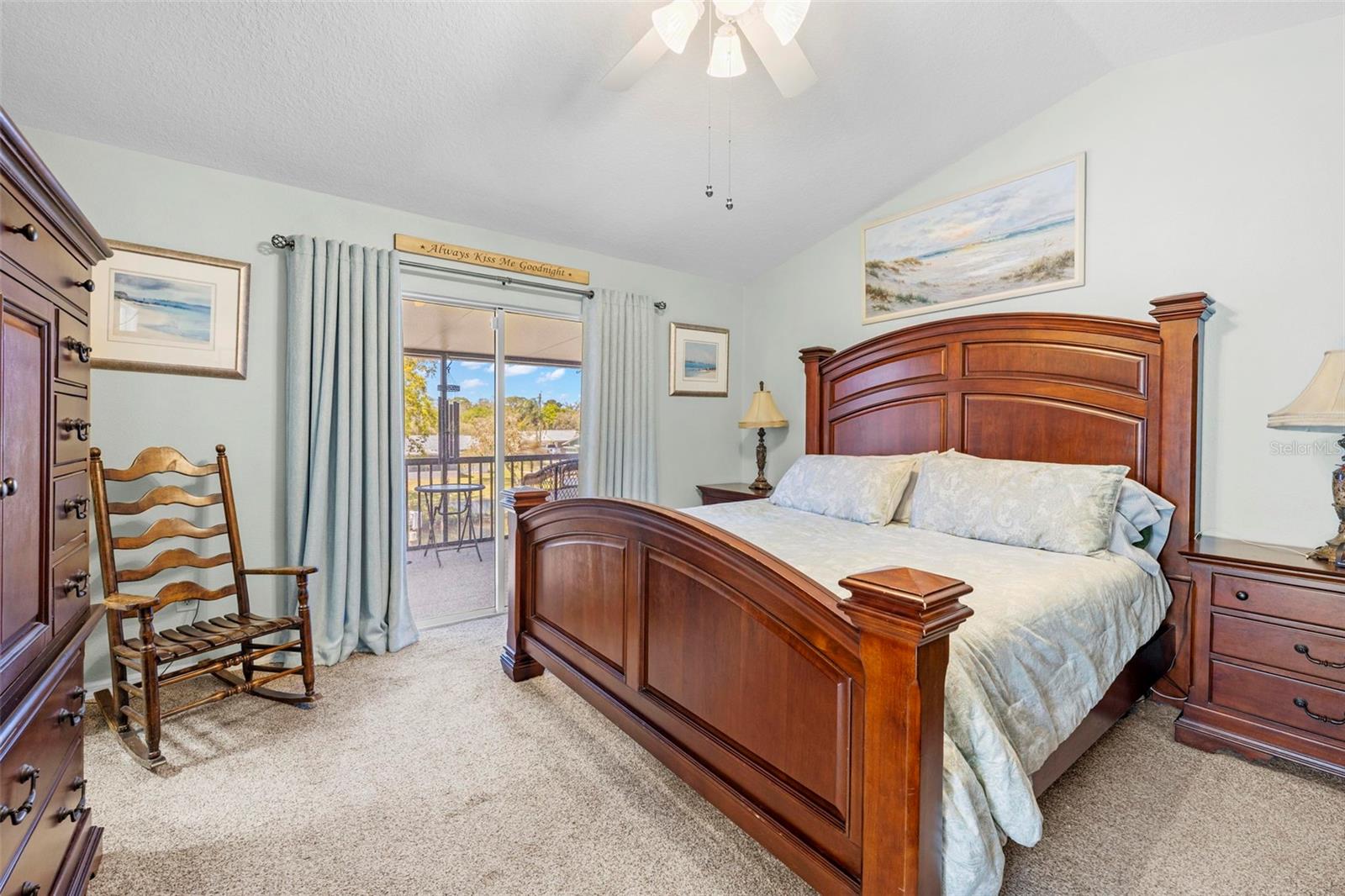 MARTHAS VINEYARD - Residential