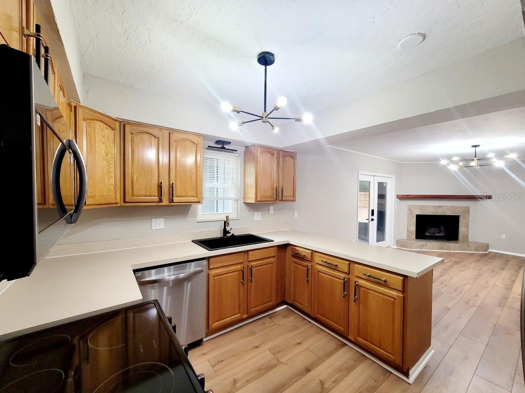 3116 W UNIVERSITY AVENUE
