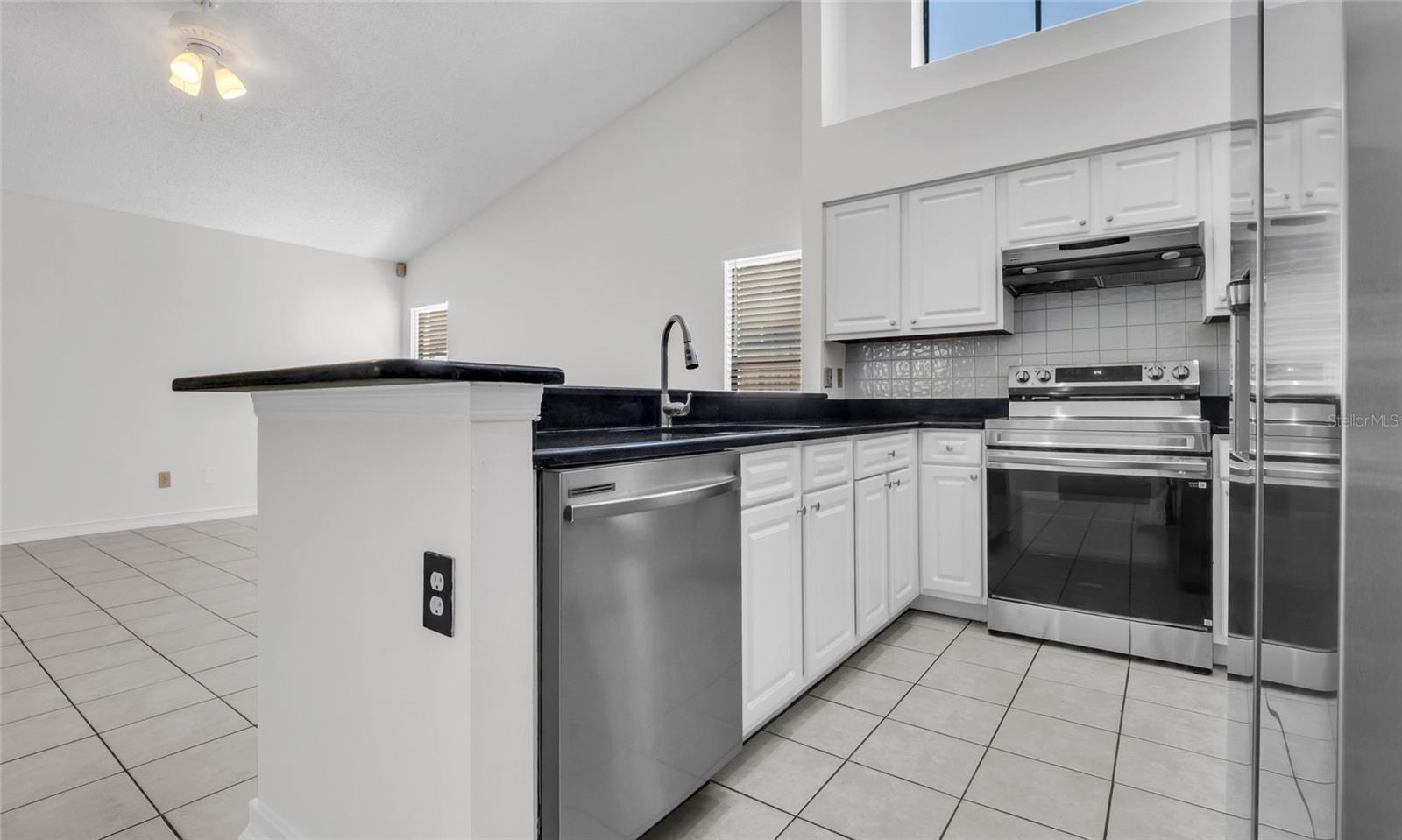 FAWN RIDGE VILLAGE H UN 2 - Residential