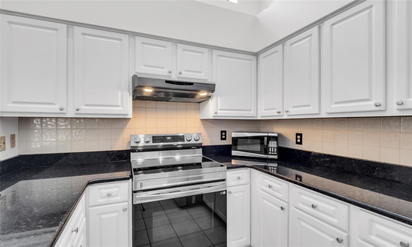 FAWN RIDGE VILLAGE H UN 2 - Residential