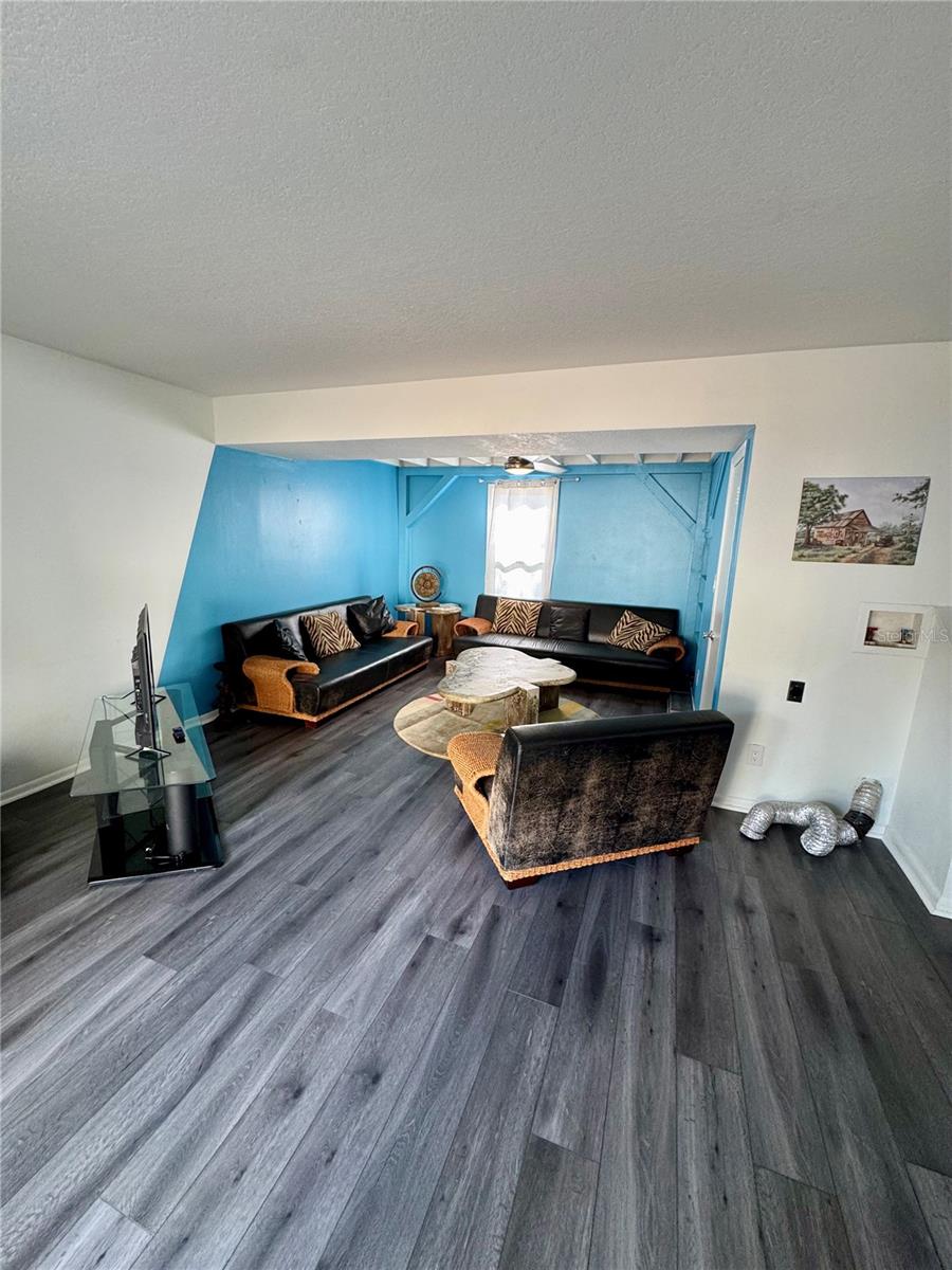 OAK BRIDGE RUN A CONDO - Residential Lease